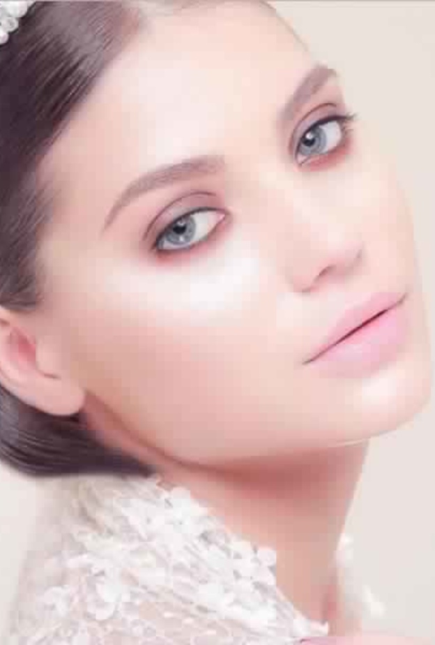 مكياج عروس بالآيلاينر المجنح مع اللمسة البيضاء الجميلة