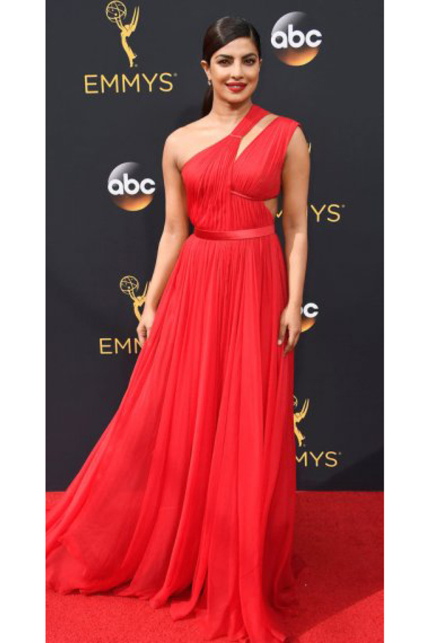 أجمل فساتين سهرة بريانكا شوبرا في عيد ميلادها