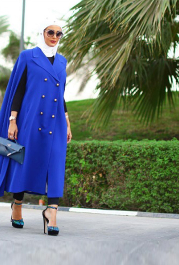 ازياء محجبات 2017 باللون النيلي المشرق 