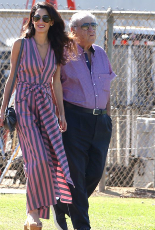 جمبسوت بألوان الزهري الفاتح مع الرمادي من توقيع دار توم Tome