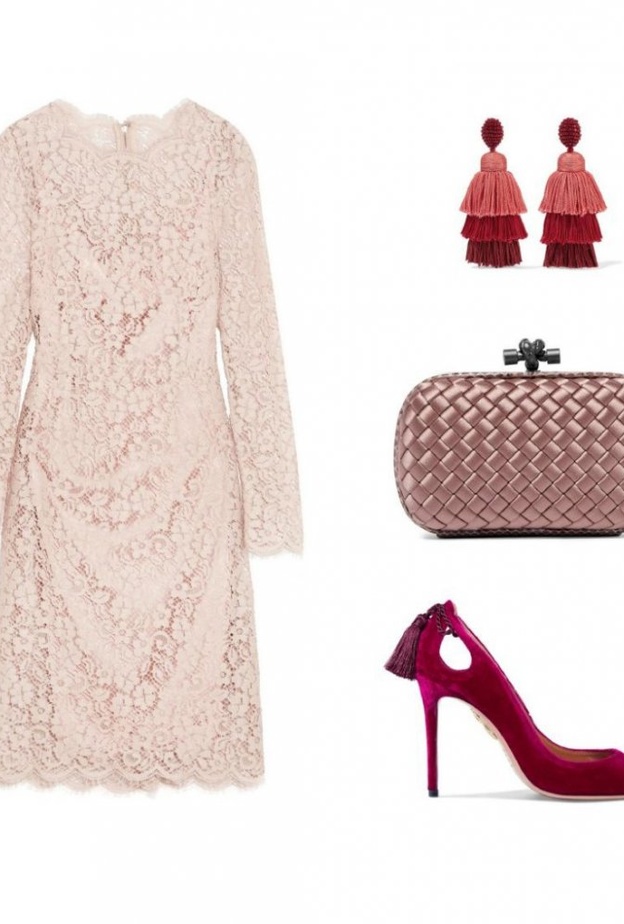 تنسيق في فستان من الدانتيل باللون الأخضر مع اكسسوارات فضية