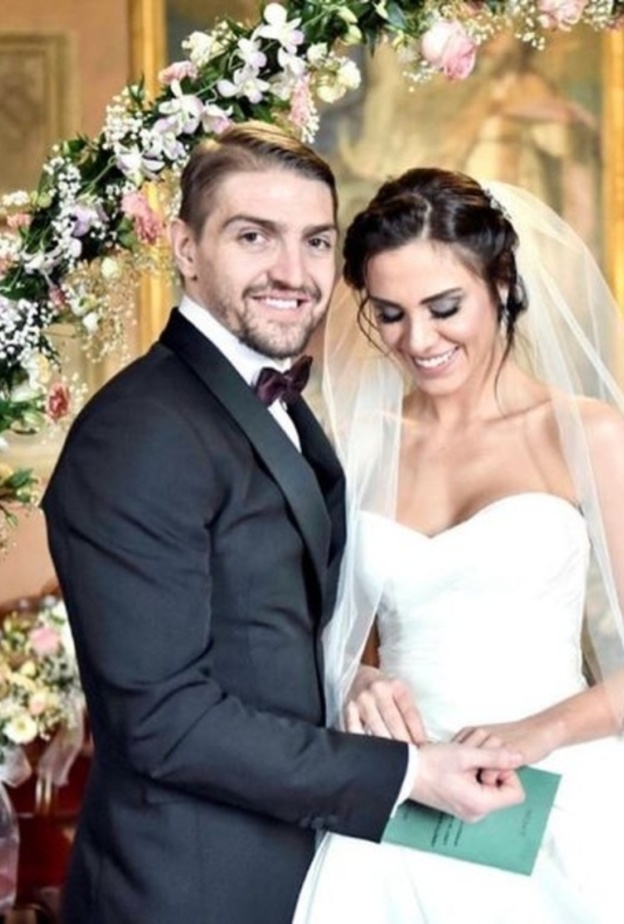 شوكران أوفالي وزوجها