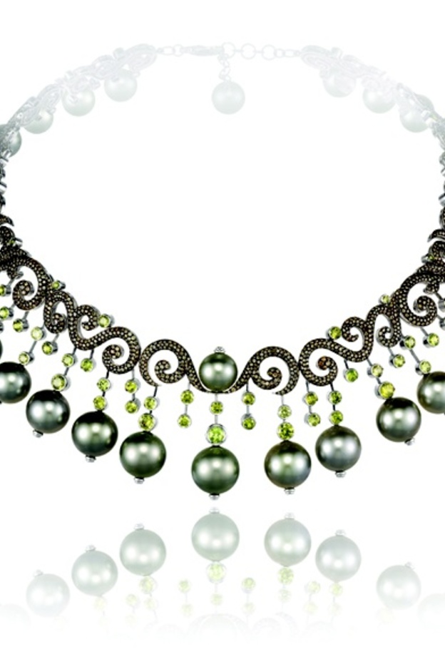  قلادة شوبارد لؤلؤ تاهيتي مع التسافوريت