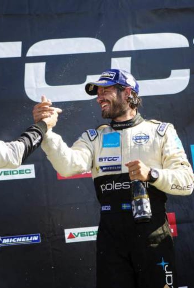 فيليب يفوز بالمسابقة