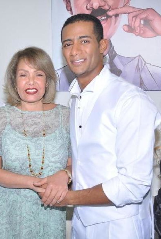 لوسي في كواليس مسرحية "أهلا رمضان"