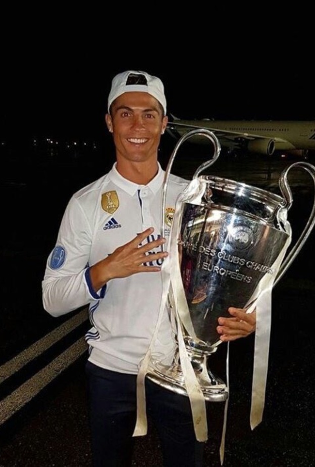 كريستيانو رونالدو يقترب من الحصول على الكرة الذهبية