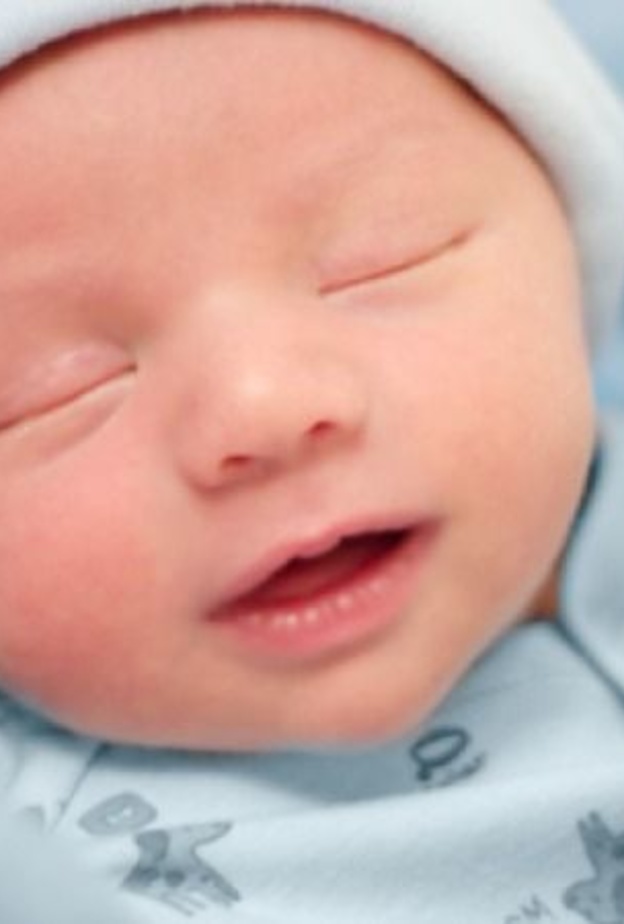 8 علامات تخبرك بان مولودك الجديد في خطر