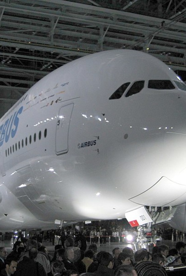 طائرة إيرباص ٣٨٠ أثناء حفل تدشينها 