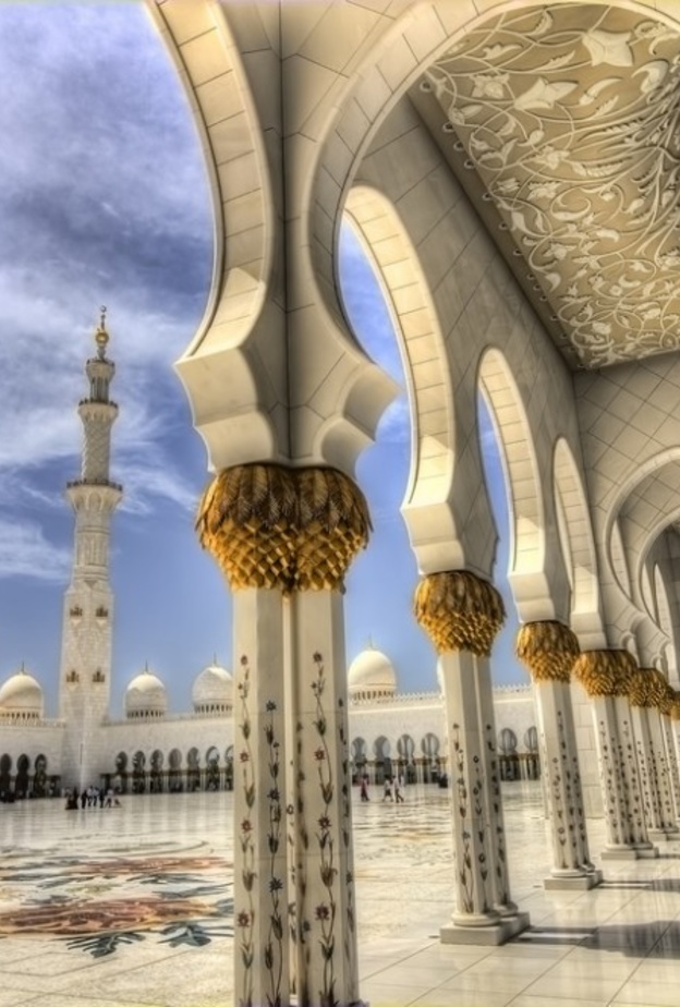 "مصابيح رمضانية" نخبة قراء القرآن في جامع الشيخ زايد في أبوظبي