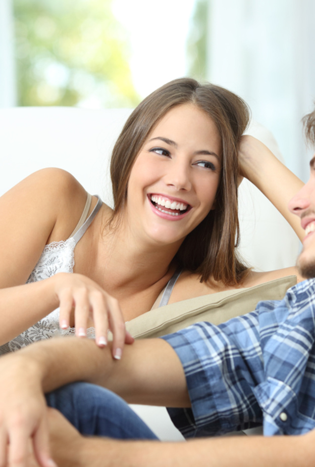 9 أشياء تخبرك بأن زوجك يحبك