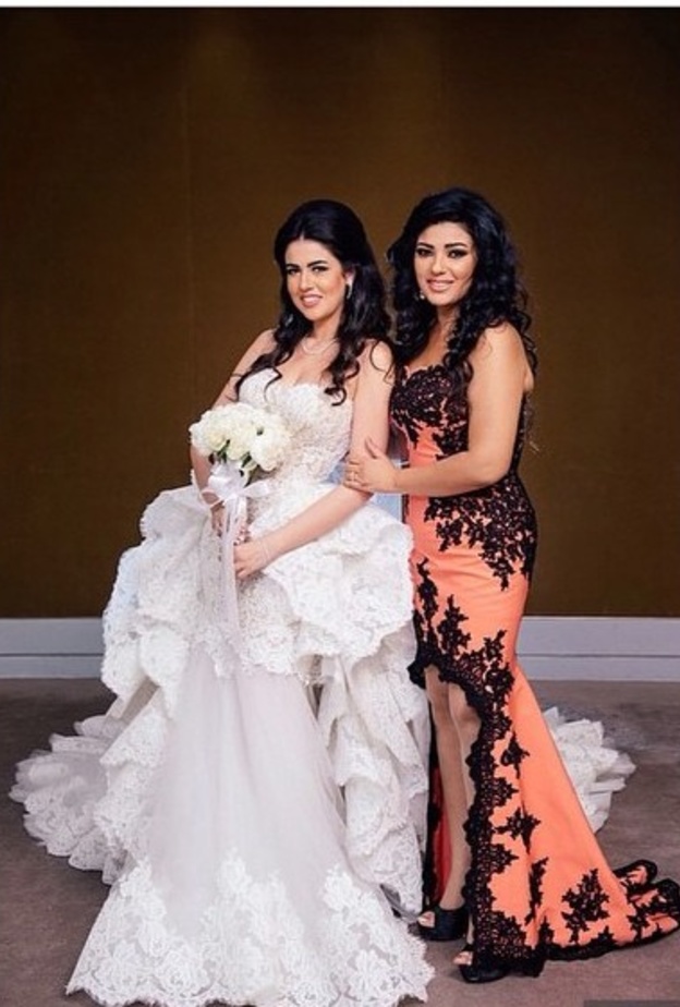 هنادي وشقيقتها 