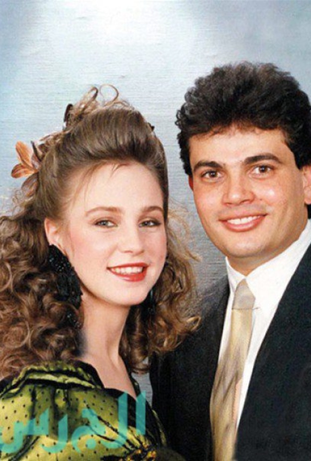 اول كليب تظهر فيه شيرين كان "متخافيش" مع عمرو دياب