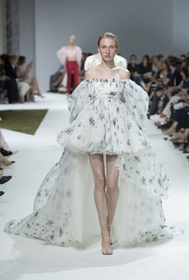 من جيامباتيستا فالي.. فساتين زفاف قصيرة ومُبهرة!