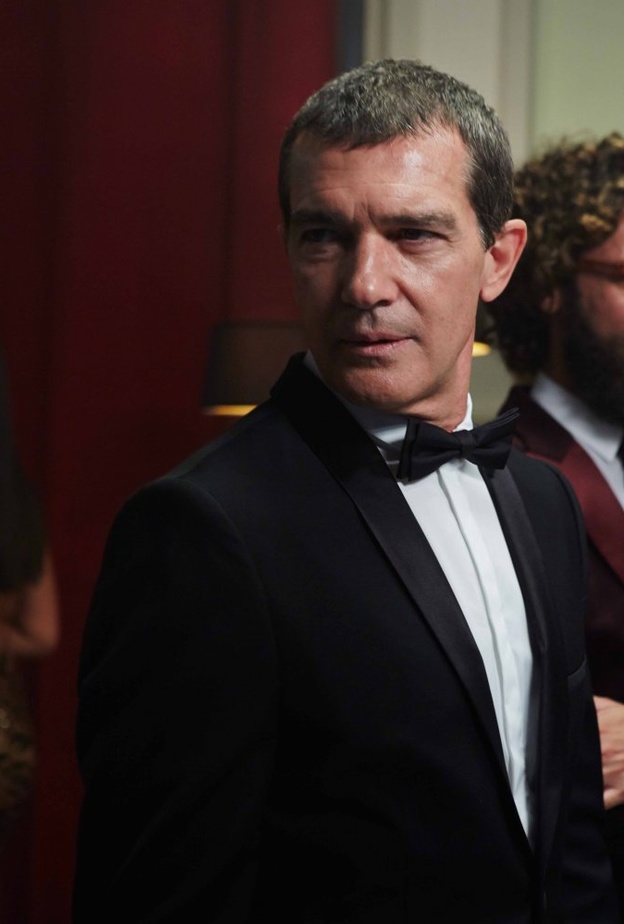 "العطور النسائية هي من الزهور، تشبه الربيع، وتتألف من روائح عطرية حلوة"