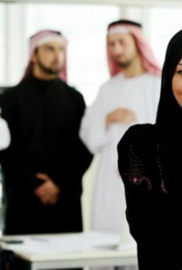 يسجل الاماراتيون نسبة اقل للاصابة بسرطان الجلد لارتدائهم ملابس لا تسمح للاشعة البنفسجية بالوصول لاجسادهم