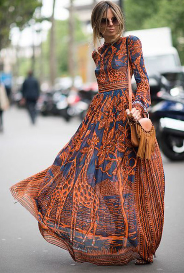 الفستان الماكسي من قماش الشيفون من الأكثر رواجاً هذا الموسم 