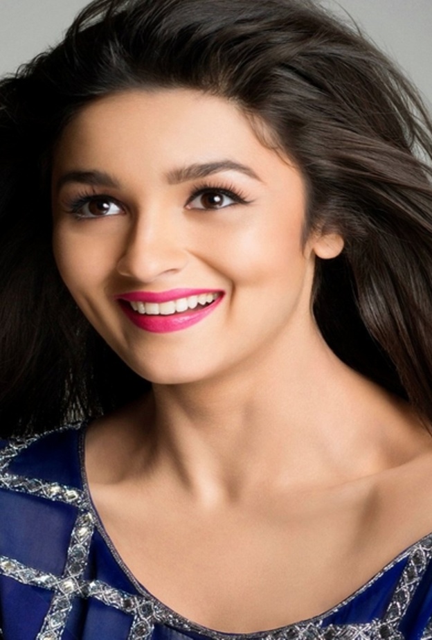 سيلفي مع صديقتها