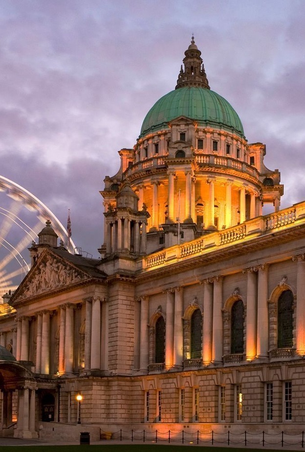 نوتنغهام هي مدينة جميلة تطل على نهر الترينت واكثر ما تعرف به هذه المدينة أنها موطن روبن هود