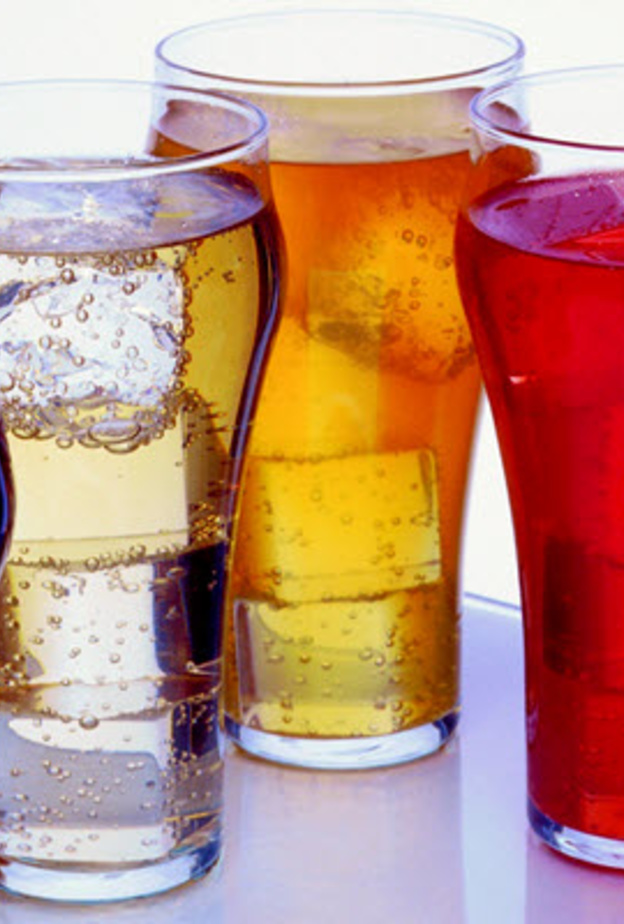 المشروبات الغازية من الأطعمة التي تؤذي المعدة الخاوية