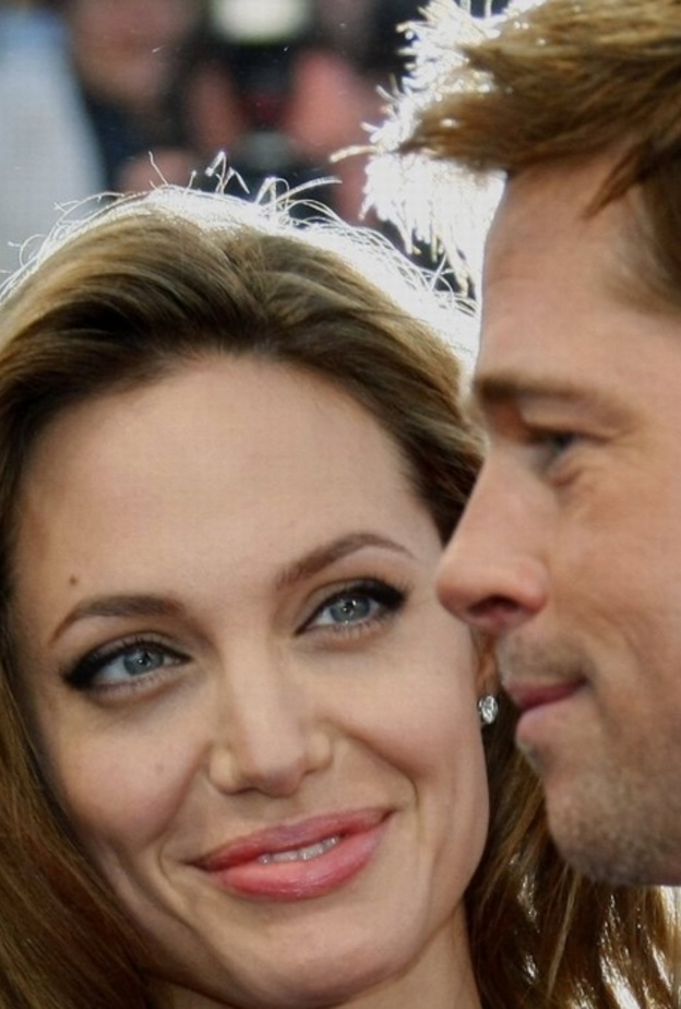 براد بيت وانجلينا جولي  وكذبة عدم الوقوع في الحب في موقع التصوير