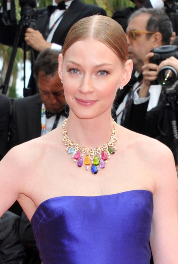 عقد بولغري رائع على النجمة Svetlana Khodchenkova