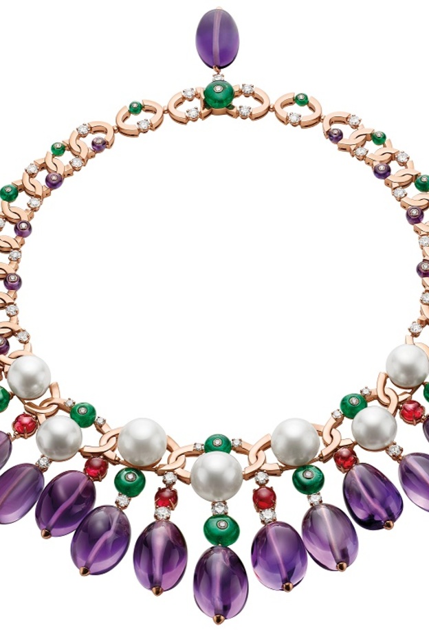 عقد فريد من مجموعة المجوهرات الراقية من دار "بولغاري"