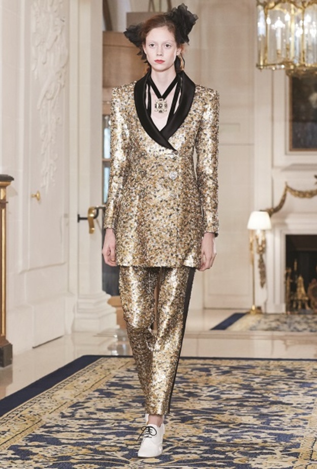 أزياء من دار Gucci