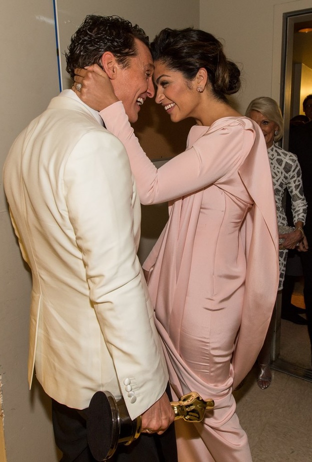 الزوجان العاشقان