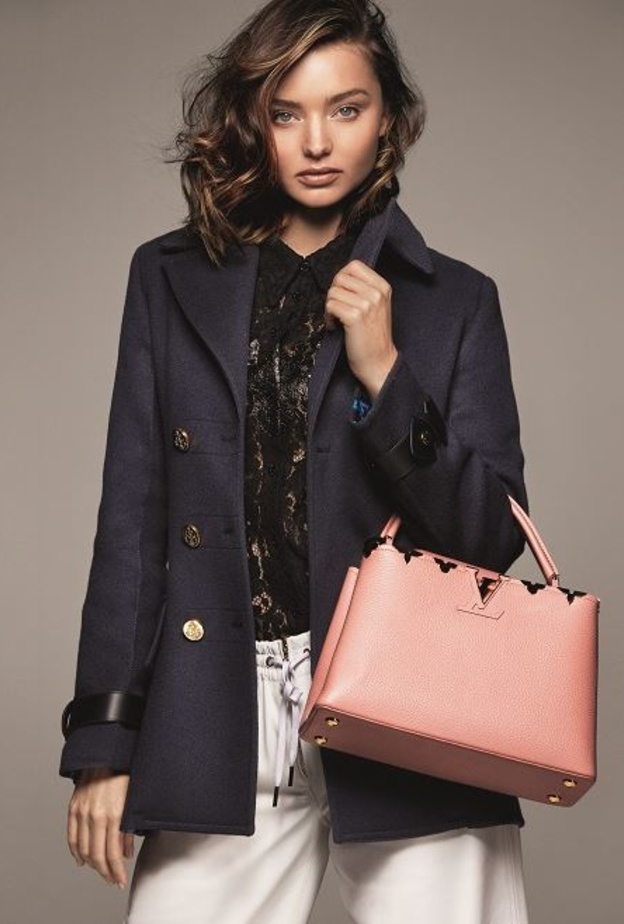 Miranda Kerr لـ"هي": الأمومة جعلتني عاطفية أكثر ولكن أقوى 