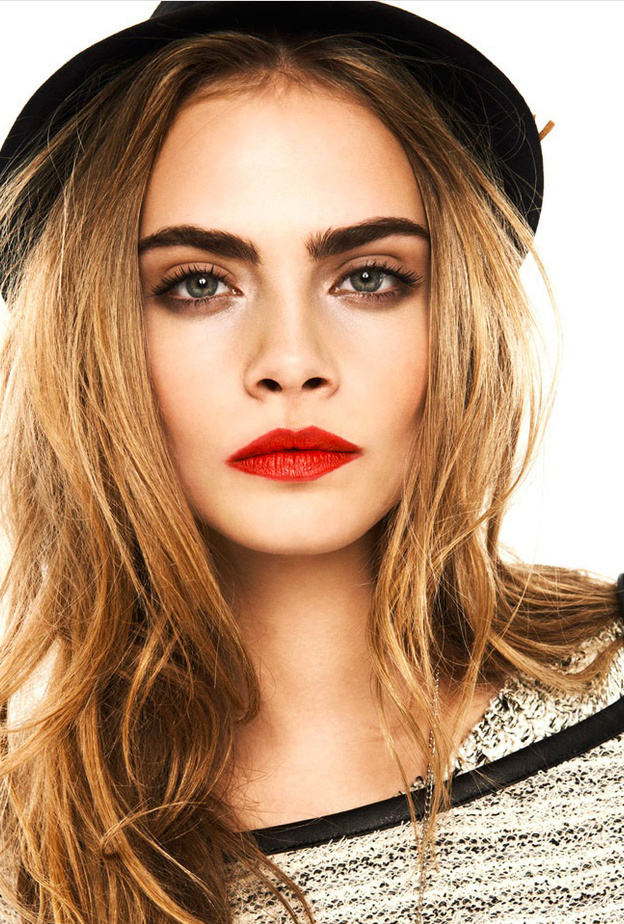 Cara Delevingne كارا ديليفين  بلون الشعر البروند