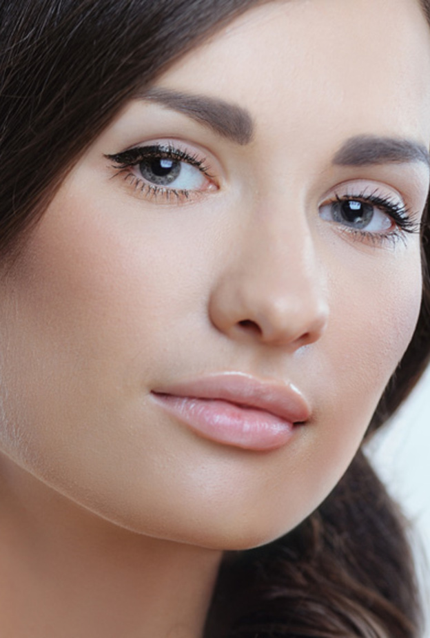 ماسك الطماطم والأفوكادو لتبييض طبيعي للبشرة