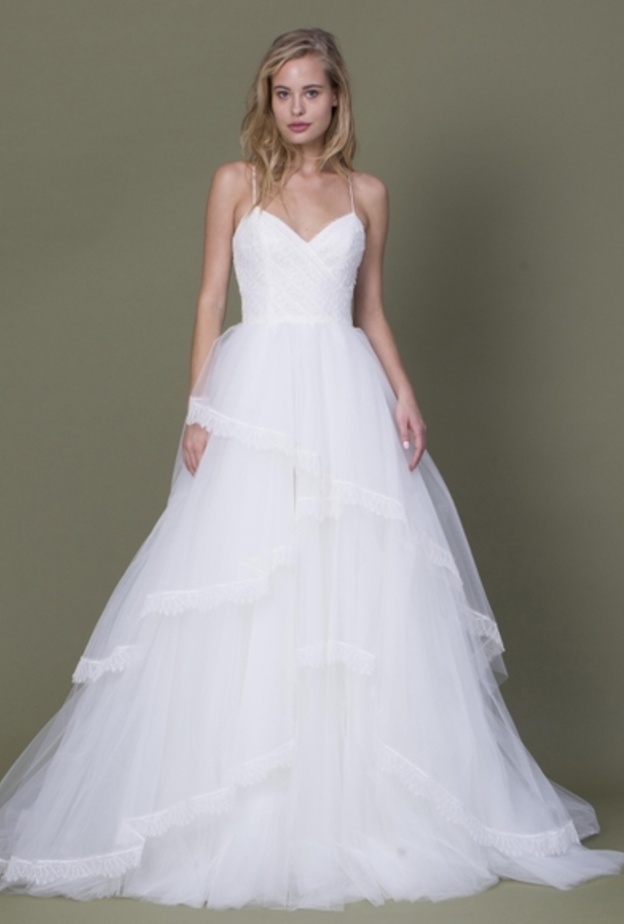 Christos فستان زفاف مزين بالكشكش من 