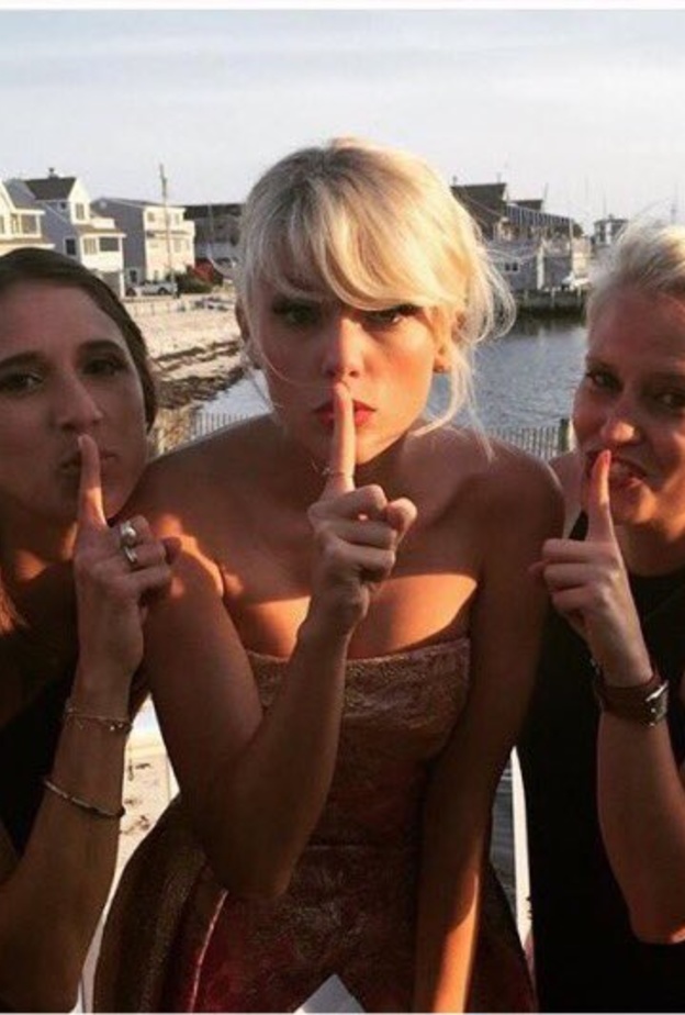 دعوه تاليور للزفاف