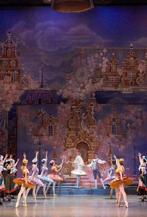 اليكم برنامج اول مواسم أوبرا دبي 2016