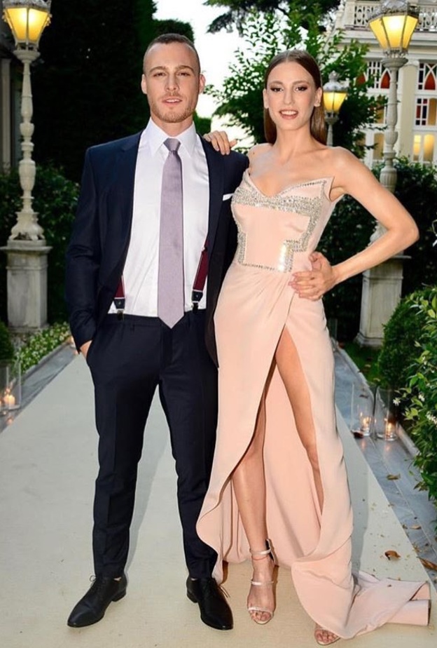 كرم بورسين وسييريناي ساريكايا