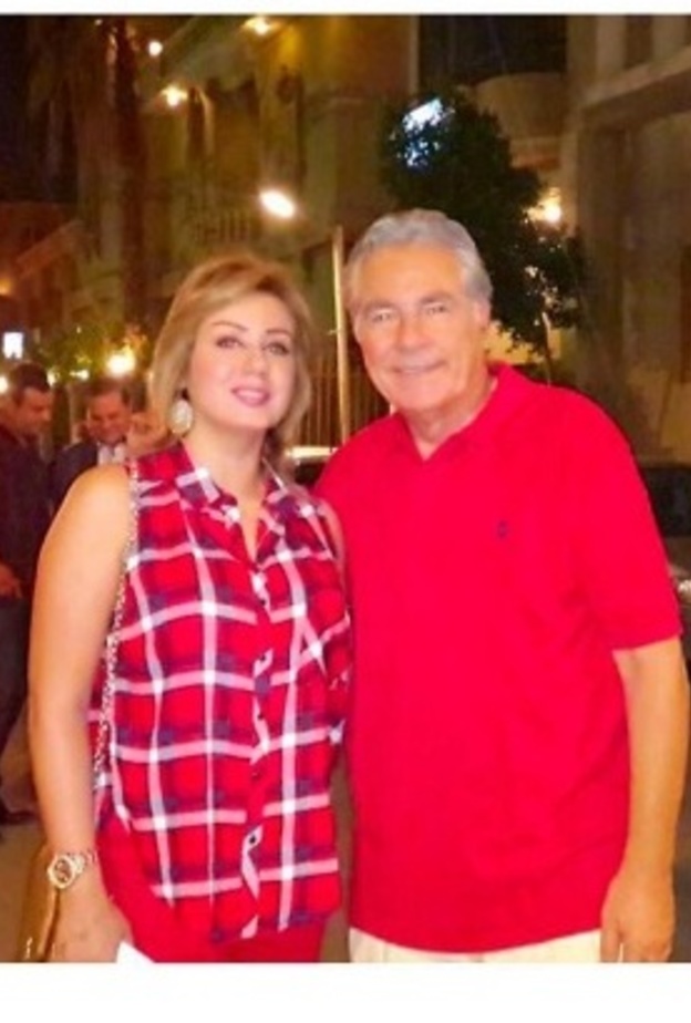 مصطفى فهمي مع زوجته