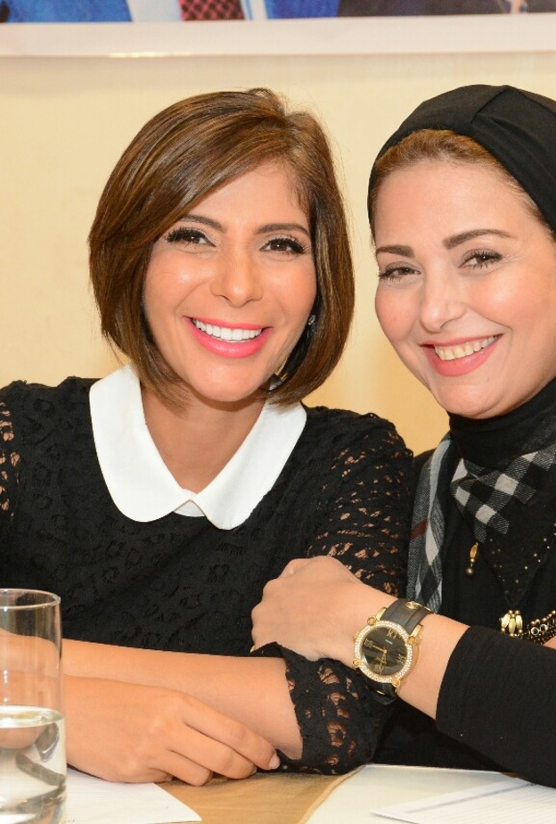 منى زكى وصابرين