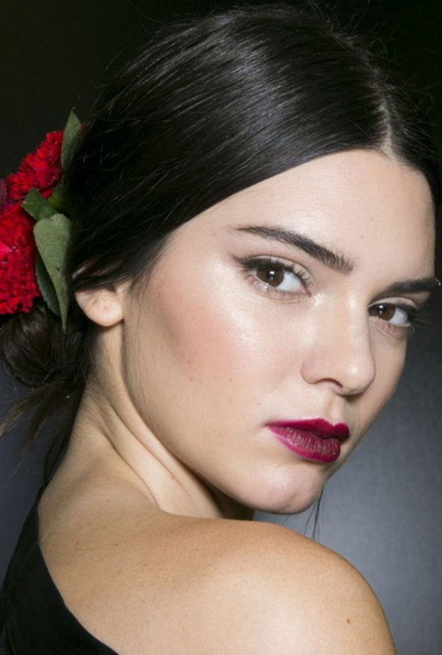 الأومبريه المخملي مع الأحمر