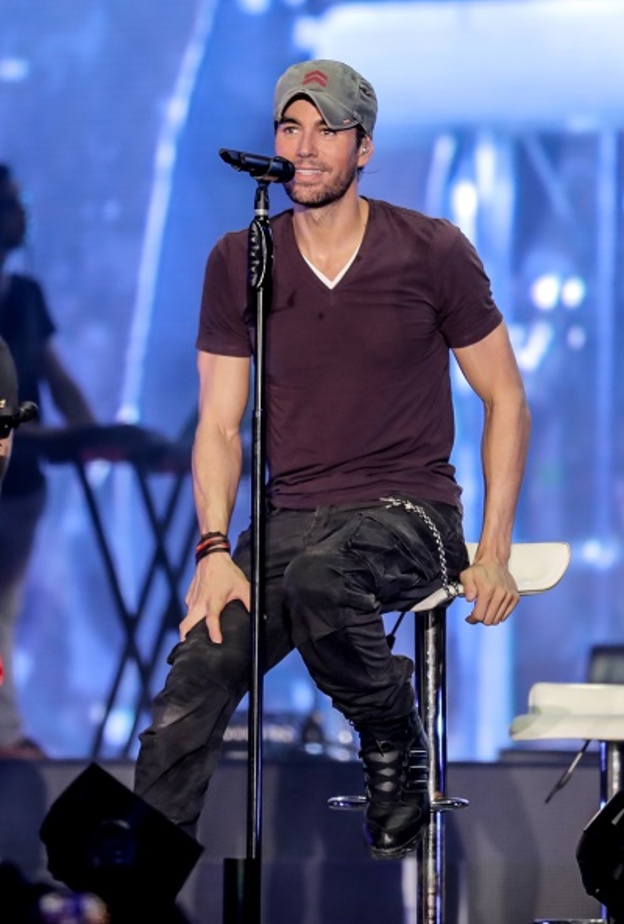 انريكي اغليسياي اختتم مهرجان طيران الإمارات دبي لموسيقى الجاز