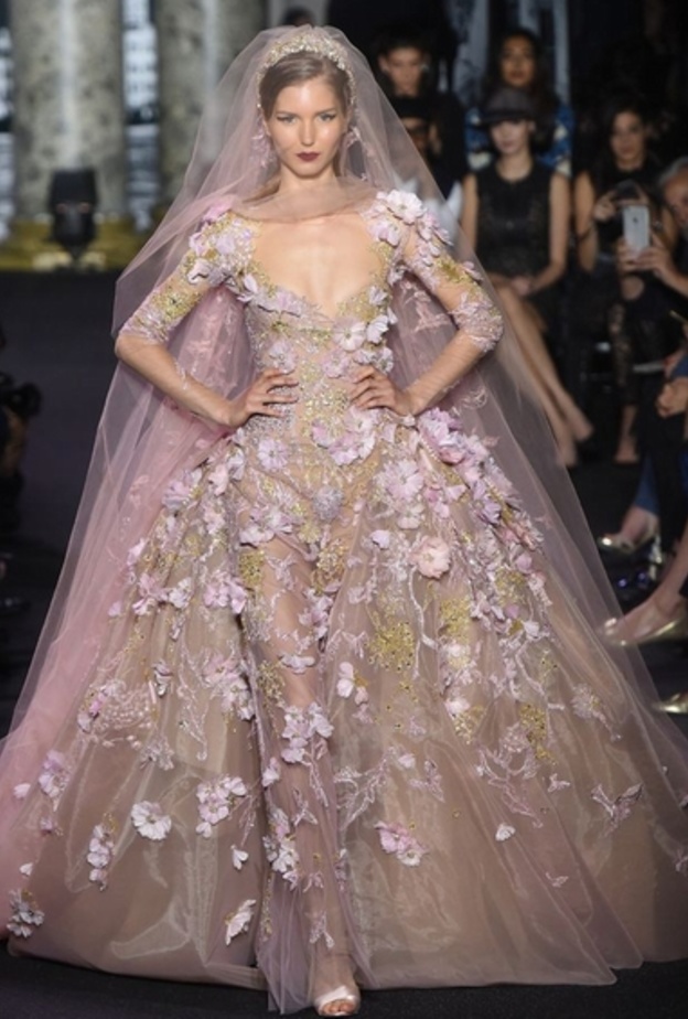 Elie Saab  فستان زفاف مُبهر من 