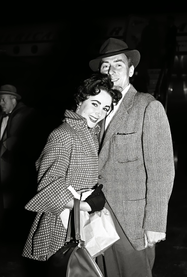 هالي بيري تقدمت بطلب الزواج من زوجها الأول ديفيد جاستيس  بعد ستة أشهر فقط من لقائهما الأول