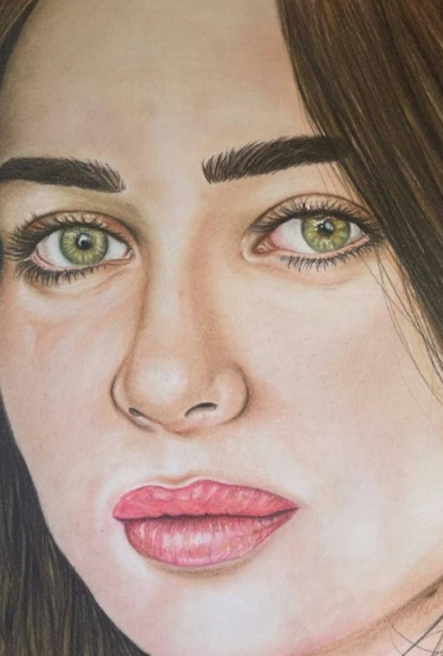 اليسا بأنامل احد معجبيها