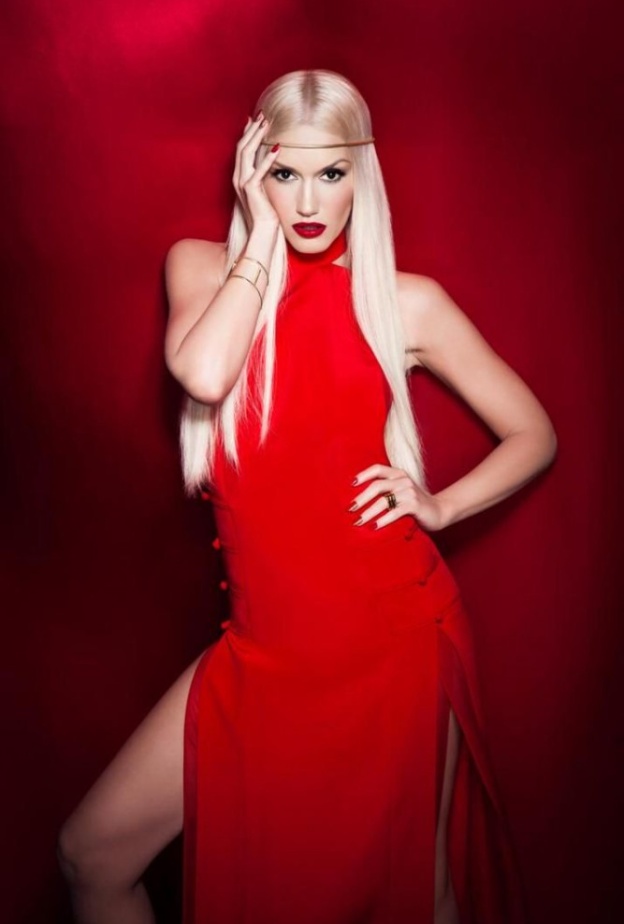  Gwen Stefani فاتنة بالاحمر