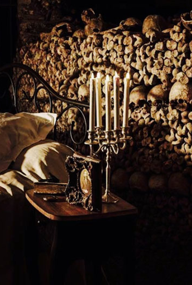 AIRBNB .. توفر إقامة بين الجماجم في عيد الهالووين!