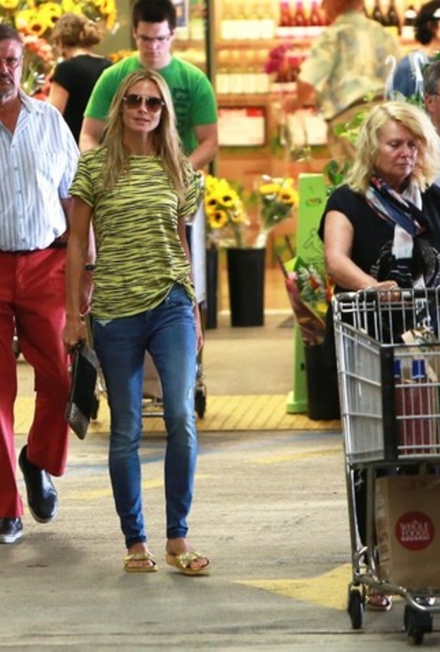 الأنيقة هايدي كلوم تتسوق برشاقة متناهية