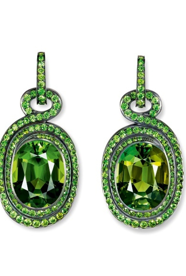 بروش مزين بحجر رويال ديمانتويد 