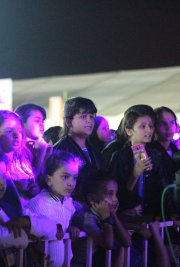 التركيز في عيون الحضور لدورة سابقة من حفل صيف خميس مشيط