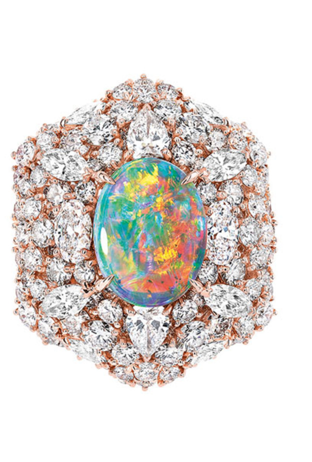 خاتم الماس و اوبال من مجوهرات Dior et d'Opales من ديور 