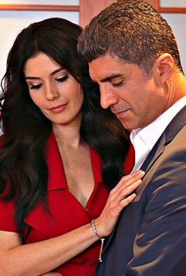 خديجة شنديل واوزجان دنيز