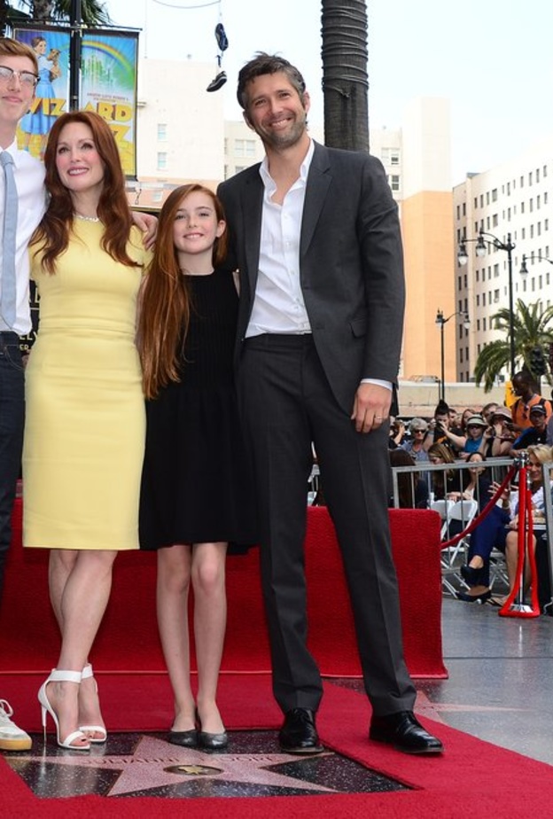 جوليان مور وأولادها